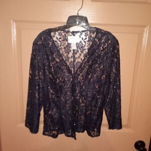 4@30.00 or 22.00 Ladies 𝅺Elegant Top by SEAN COUTURE